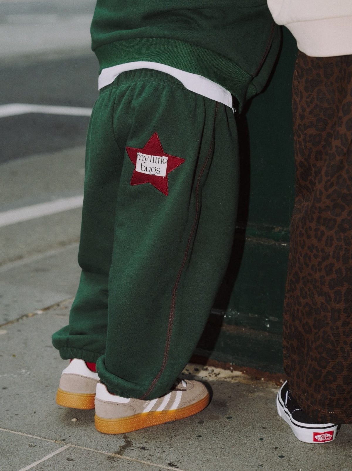 COLOR STITCH SWEAT PANTS