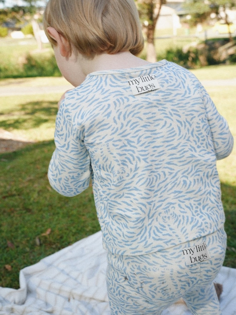 SLEEPY BUGS TOP